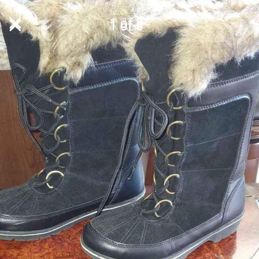 Black Boots with Leather Accents and Faux Fur. Size 6. Color - Black.